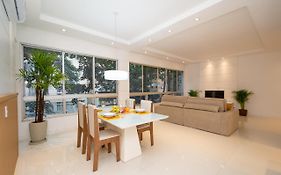 Crown Casa Copacabana Design Apartment